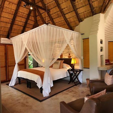 Impodimo Game Lodge Заповедник Мадикве Экстерьер фото