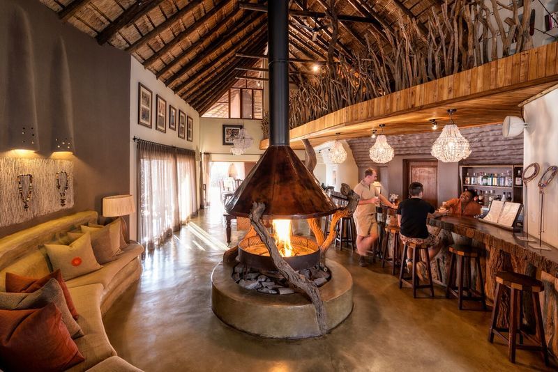 Impodimo Game Lodge Заповедник Мадикве Экстерьер фото