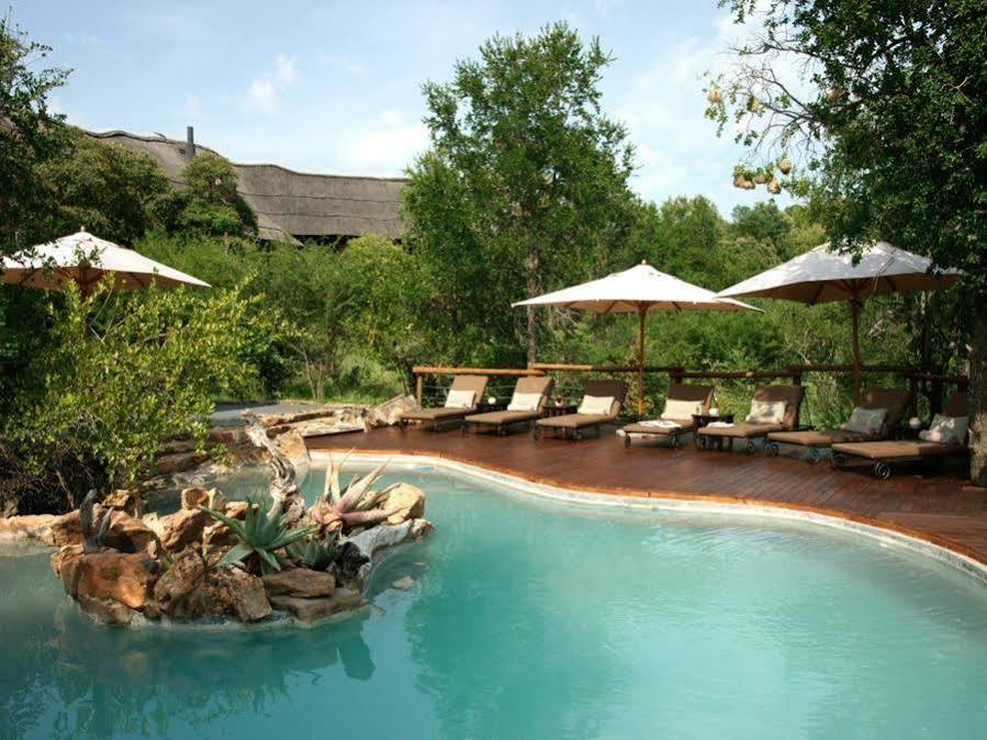 Impodimo Game Lodge Заповедник Мадикве Экстерьер фото
